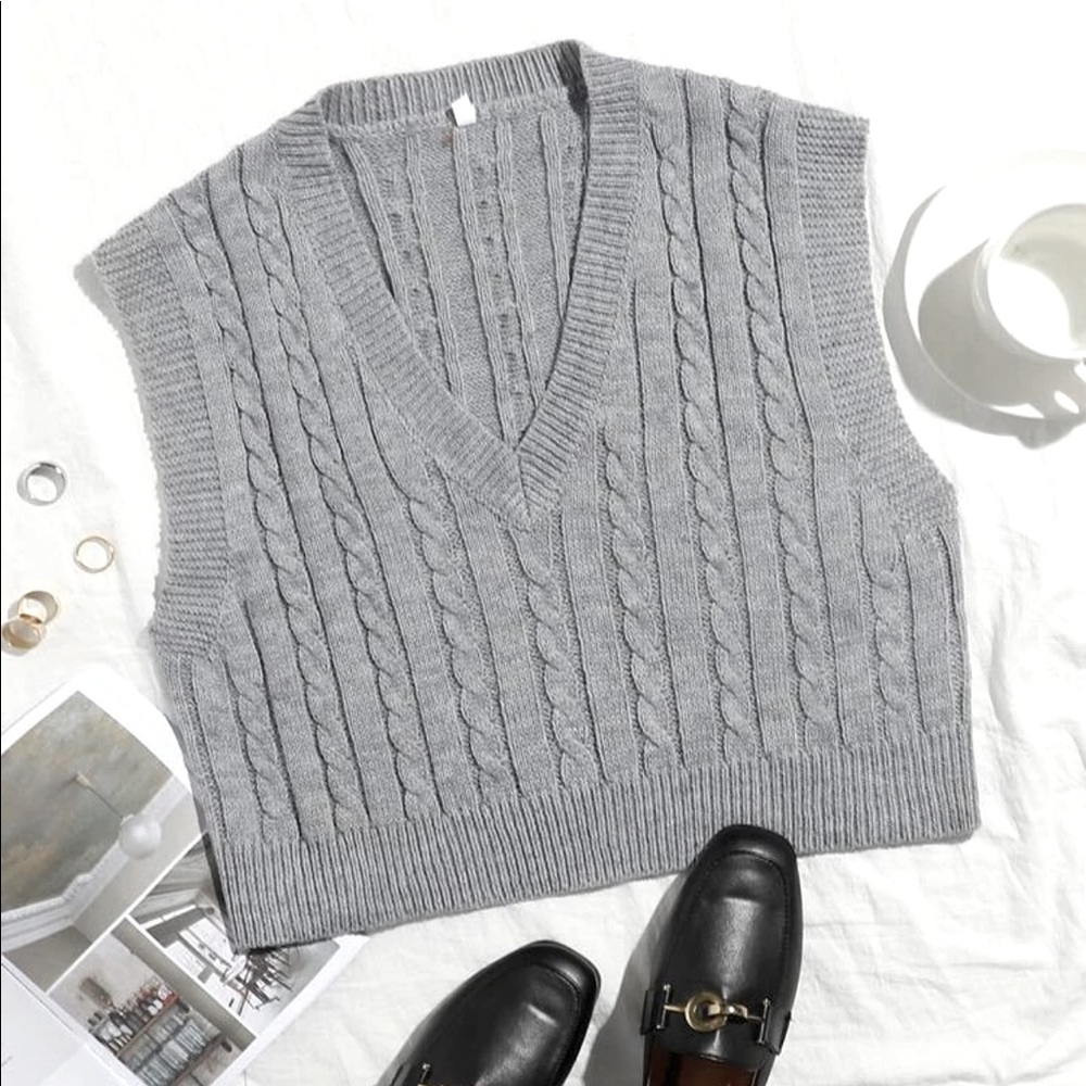 SHEIN Grey Cropped Cable Knit Vest